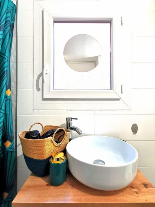 Charmant T2 atypique, rénové, confortable Béziers Exterior foto